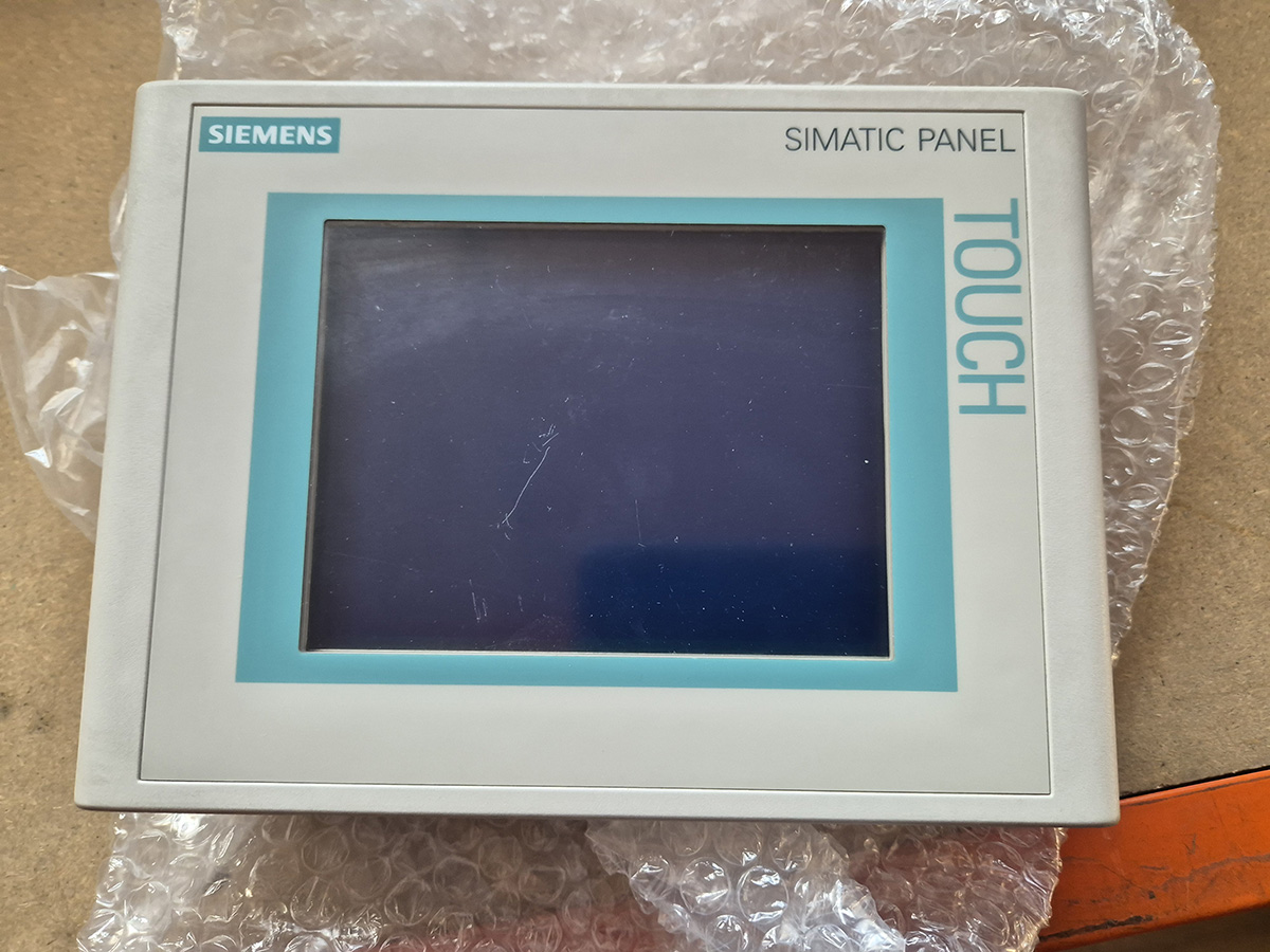HMI 6AV6-640-OCA11-OAX1-1