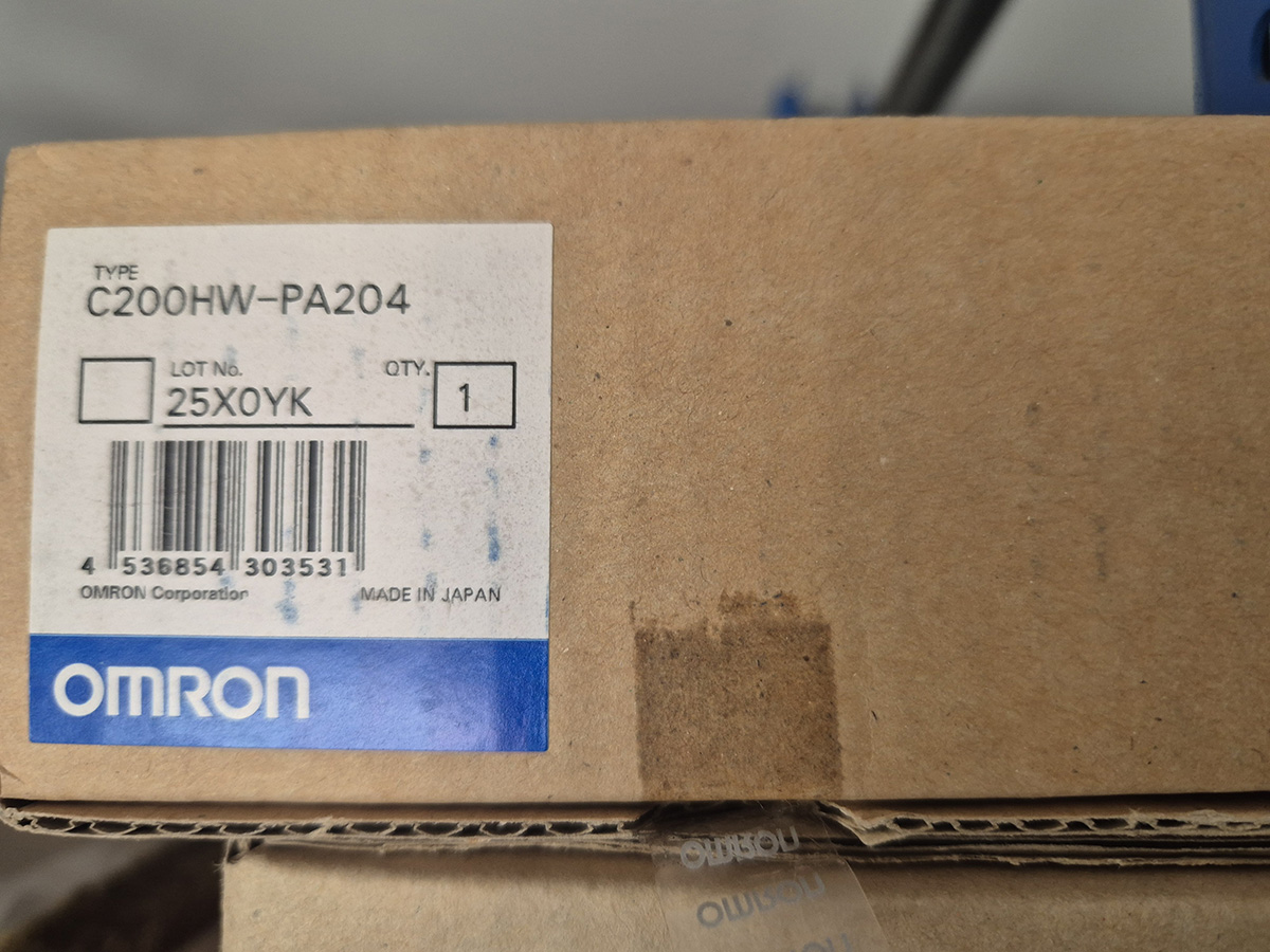 Fuente de alimentación C200HW PA204